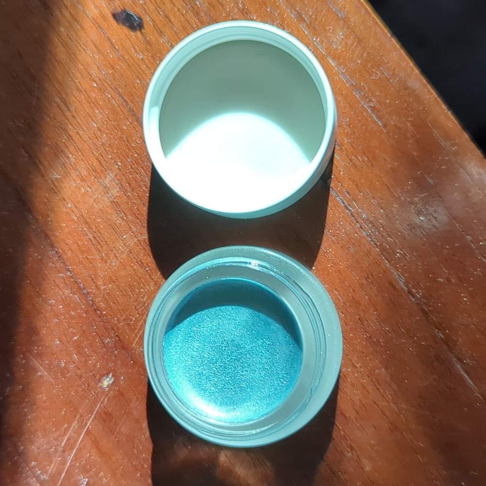 RMS eye polish in shade ‘inspire’